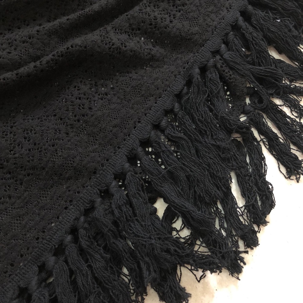 VaVa by Joy Han Crochet Fringe Boho Poncho - Picture 11 of 11